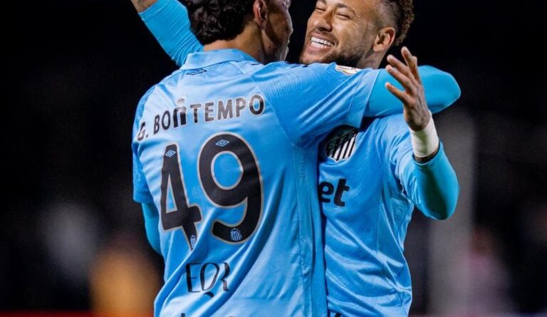 Neymar passa por exames de imagem após pedido da CBF