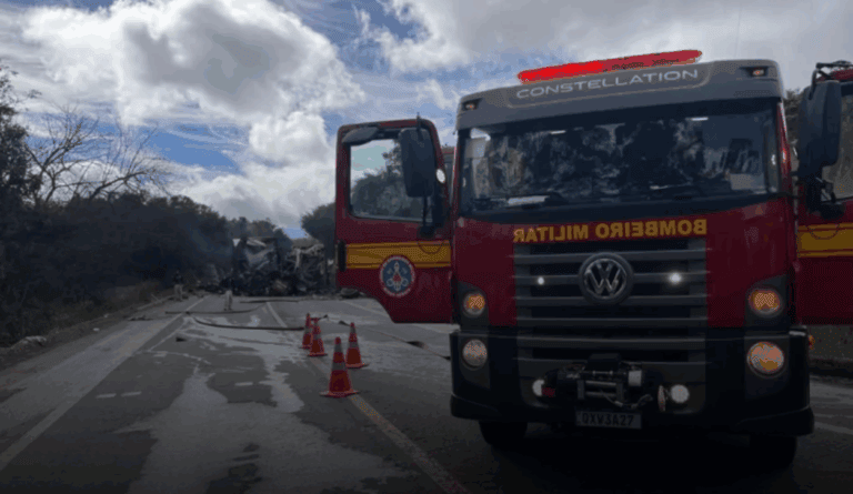 Ônibus que saiu de São Bernardo se envolveu em acidente com 8 mortes em MG é da empresa Arca Turismo