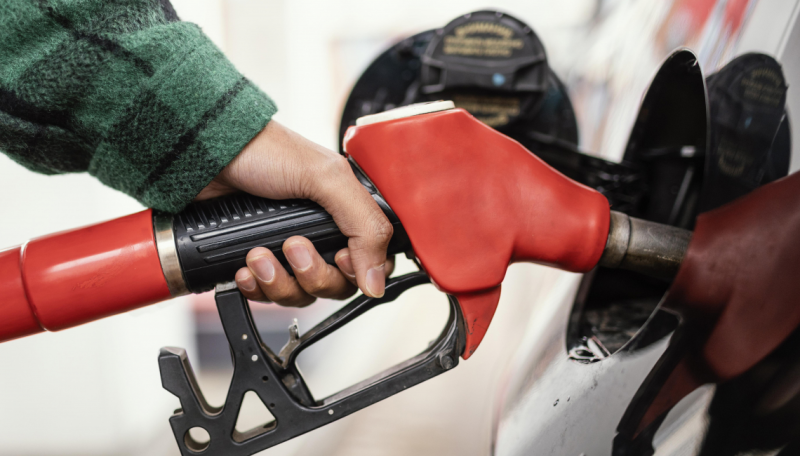 Governo adia decisão sobre fim do subsídio da gasolina