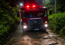 Para atender moradora em Rio Grande da Serra Bombeiros enfrentam lama e ribanceiras