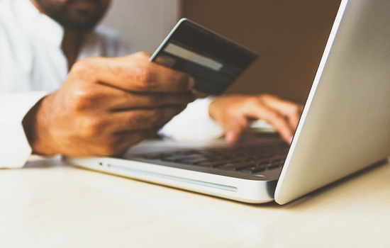 Fraudes no e-commerce sobem 12% em julho, diz Equifax