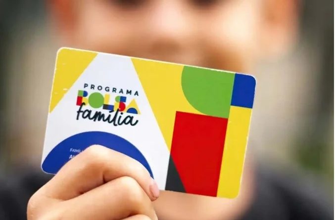 Governo Lula anuncia reajuste de 15% para o Bolsa Família