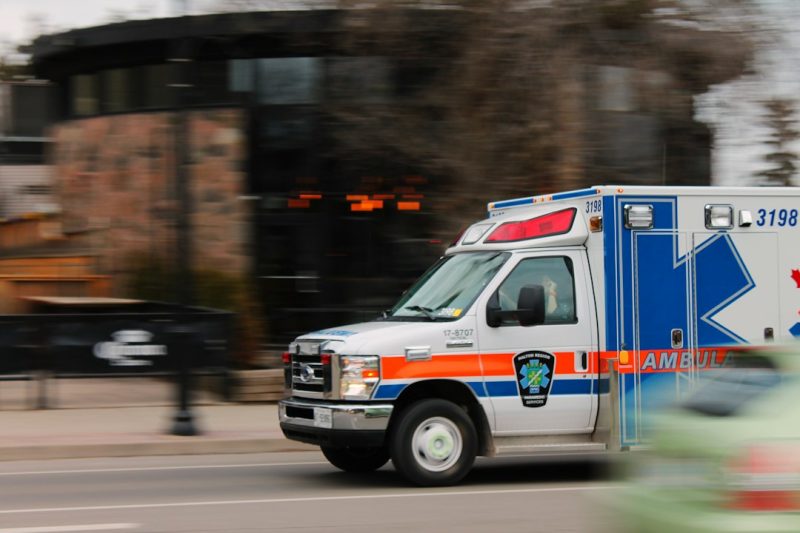 Rio Grande da Serra recebe ambulância para pacientes do SUS