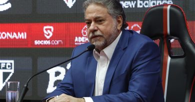 Casares processa Meta e cobra indenização por danos morais