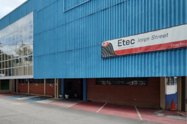Etec Jorge Street promove Feira de Carreiras e Profissões